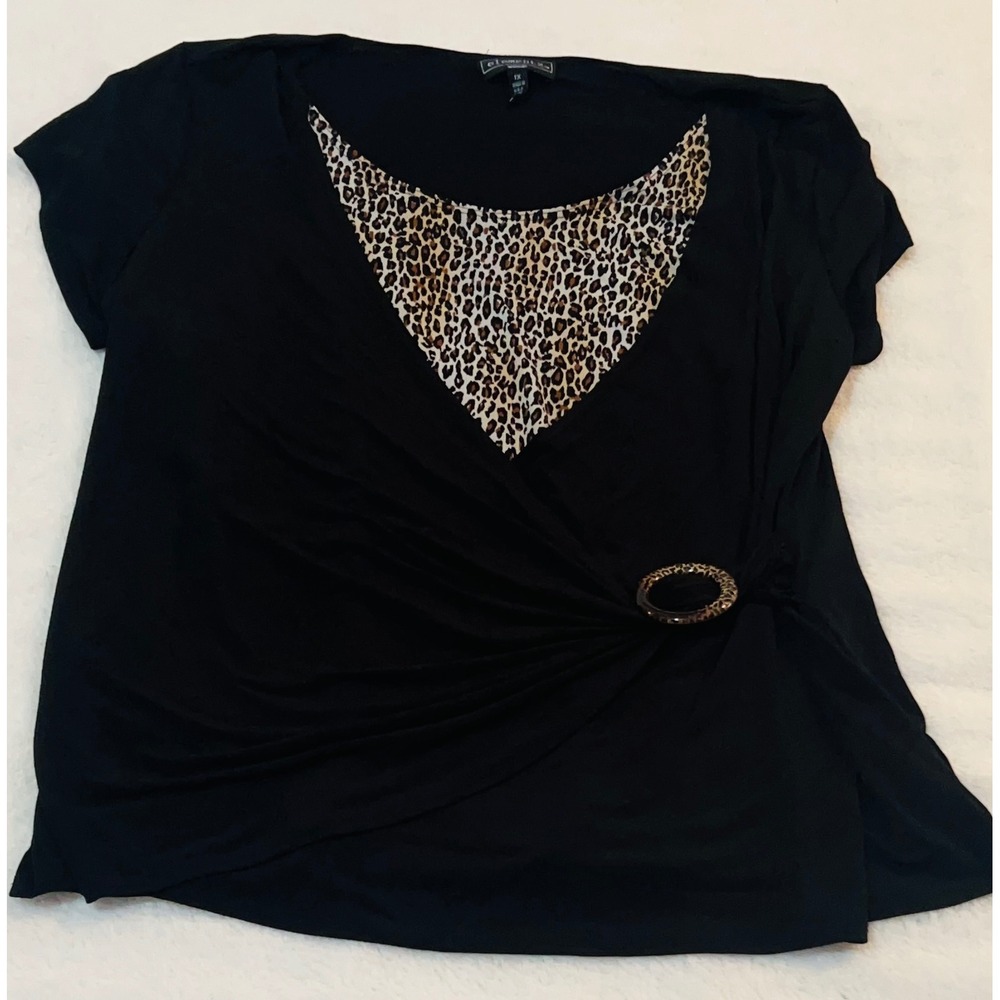 Elementz Woman Black Faux Wrap Top Leopard Buckle Inset Plus 1X Short Sleeve